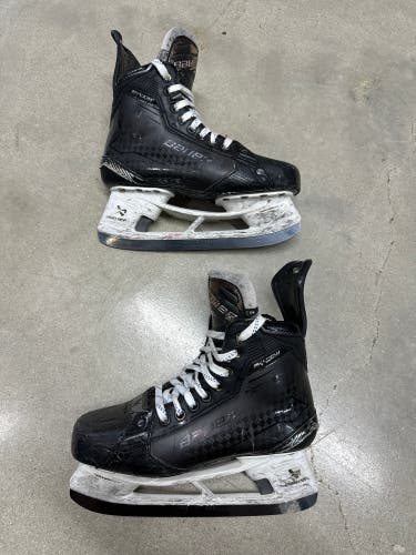 Black 2024 Bauer Supreme Shadow Hockey Skates 8.5 (Used)
