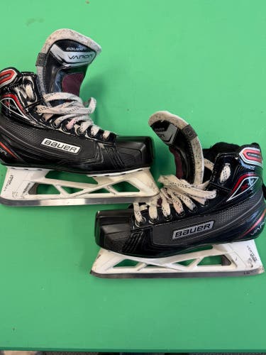Senior Bauer Vapor X700 Hockey Goalie Skates Extra Wide Width 8 (Used)