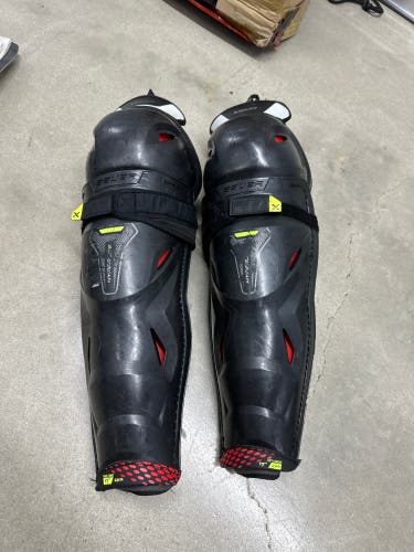 Senior Bauer Vapor Hyperlite 17" Shin Pads (Used)