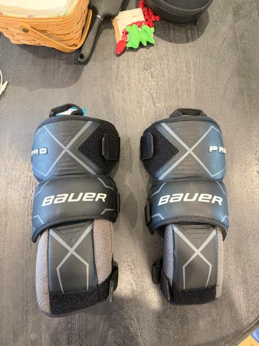Bauer Pro Knee Guard