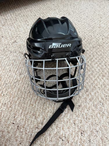 Small Bauer Re-Akt 55 Helmet (New)