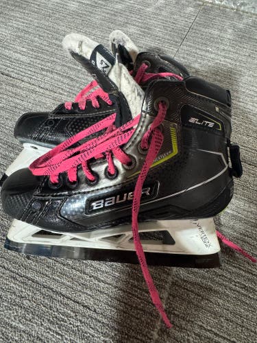 2021 Bauer Elite Hockey Goalie Skates Regular Width Size 2.5 (Used)