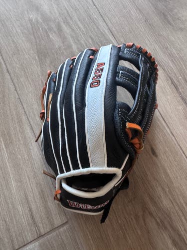 Wilson A550 RH Baseball Glove 12" (New)