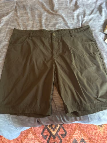 Gray Size 38 Men's Adidas Shorts (Used)