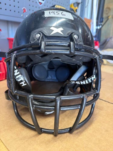 USED XENITH X2E+ YOUTH FOOTBALL HELMET - MEDIUM - BLACK