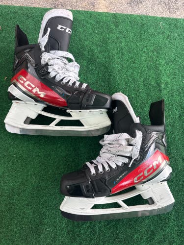 Senior CCM JetSpeed FT6 Pro Hockey Skates (Regular) Pro Stock Size 9.5 (Used)