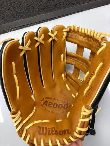 Wilson LH A2000 Baseball Glove 12.5" (New)