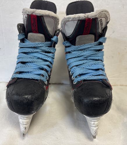 Black Bauer Vapor X60 Hockey Skates Regular Width Size 2 (Used)