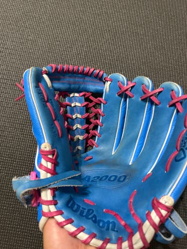 2023 Wilson A2000 RH Outfield Baseball Glove 12.5" (Used)