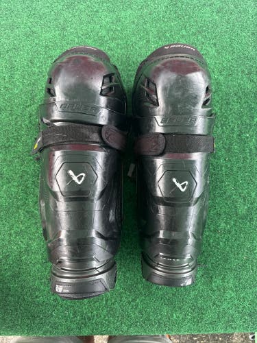 Intermediate Bauer Supreme M5 Pro Shin Pads 13" (Used)