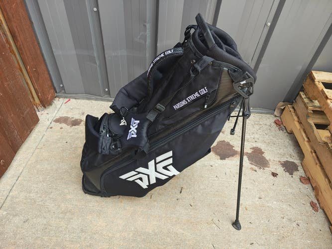 PXG Parson Xtreme Golf 4 Divider Dual Strap Stand Bag White/Black w Raincover