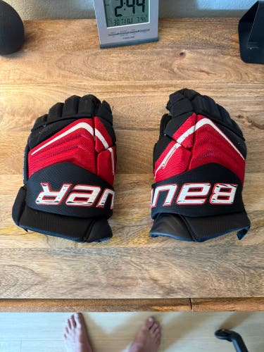 Bauer Vapor Flylite Gloves 13" (Lightly Used)