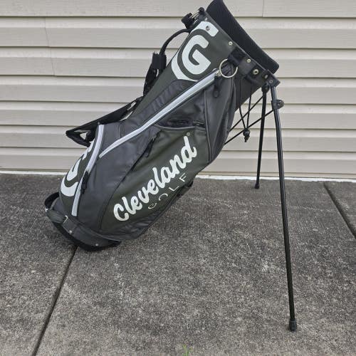 Cleveland Golf Izzo E-9 Lightweight Stand Carry Golf Bag Green 4 Way Dual Strap