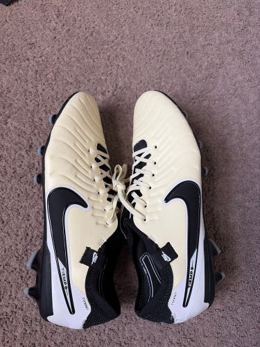 Nike Tiempo Legend 10 Elite Cleats FG, Size 9.5 Men’s (New - Never worn)