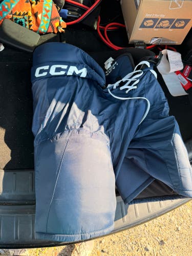 Men's Senior Large CCM Next Hockey Pants (Used)