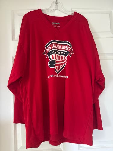 Red XL Men's Practice Jersey (Used) NEW ENGLAND DISTRICT PLAYER DEVELOPMENT CAMP