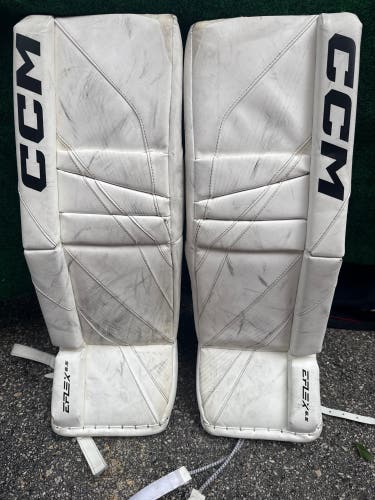 White Junior CCM EFlex 6.5 Goalie Leg Pads (Used) | 28” + 1”