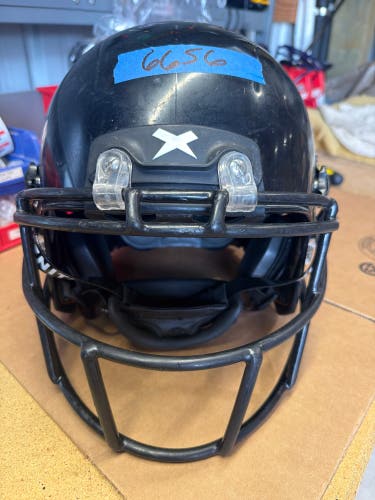 USED XENITH X2E+ YOUTH FOOTBALL HELMET - MEDIUM - BLACK
