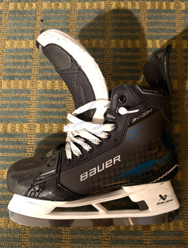 Blue Bauer Supreme Shadow Hockey Skates Regular Width Pro Stock 8.5 (Used)