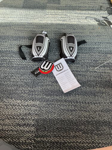 Youth Large Winnwell AMP 500 Elbow Pads (New)