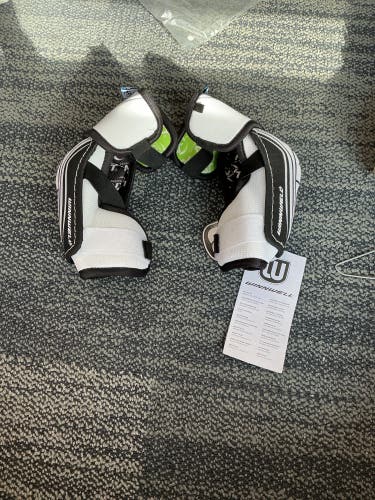 Senior Small Winnwell AMP 500 Elbow Pads (New)