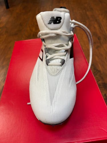 White Men's Size M 11.0 (W 12.0) Adult New Balance Molded Cleats (Used)