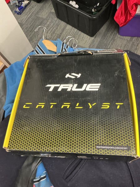 Black/Yellow 2022 True Catalyst 9 Hockey Skates Regular Width Size 4.5 (New)