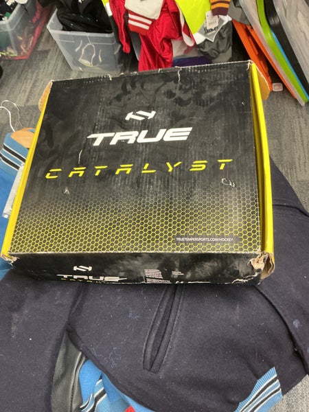 Black/Yellow 2022 True Catalyst 7 Hockey Skates Regular Width 7.5 (New)
