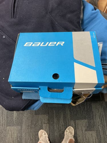 Black Bauer XLS Hockey Skates Regular Width 13 (New)
