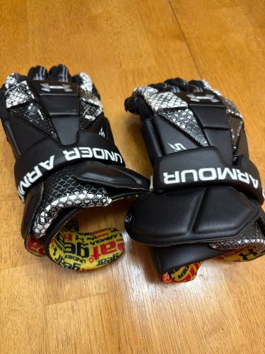 Under Armour Lacrosse Gloves (Used)