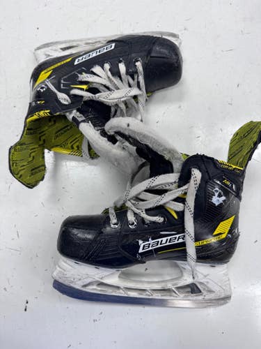 Used Bauer M4 Junior Hockey Skate Junior 03 11860-S000312451