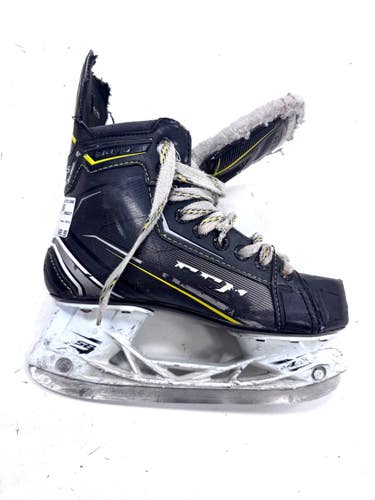 Used CCM 9070 Intermediate Hockey Skate Intermediate 4.0 11860-S000312633