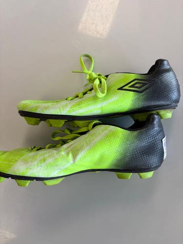 Used Umbro Soccer Cleats Green Senior 6 11860-C000266932