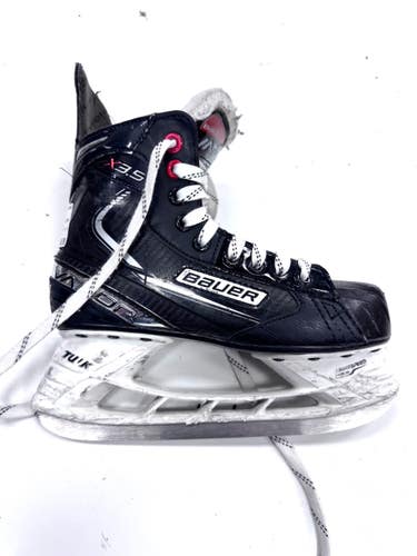 Used Bauer X3.5 Junior Hockey Skate Junior 04 11860-S000313070