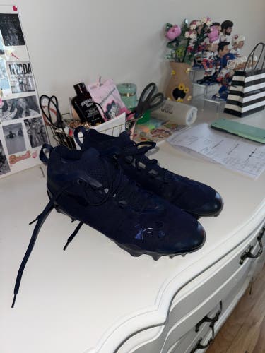 Men's Size M 11.0 (W 12.0) Under Armour Spotlight MC Low Top (Used)