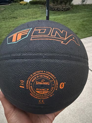 Spalding DNA smart Basketball (Used)
