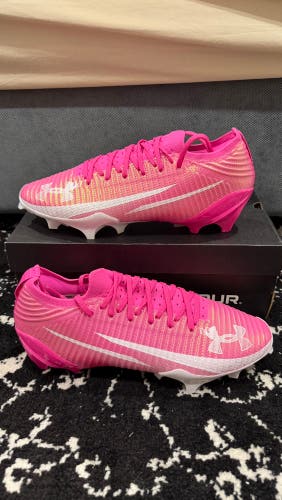 Men's Size M 11.5 (W 12.5) Under Armour Blur Low Top Molded Cleats (New)