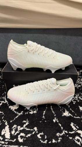 Men's Size M 11.0 (W 12.0) Under Armour Blur Low Top Molded Cleats (New)