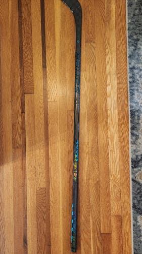 Intermediate Bauer Twitch Left Hand Hockey Stick P88 65 Flex (Used)