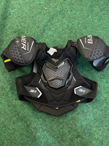 Bauer Supreme 3S Pro Shoulder Pads (Used) | Intermediate Large