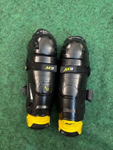 Junior Bauer Supreme M3 Shin Pads 12" (Used)