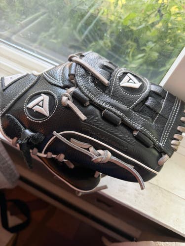 RH Akadema ARC 88 Baseball Glove 12" (Used)