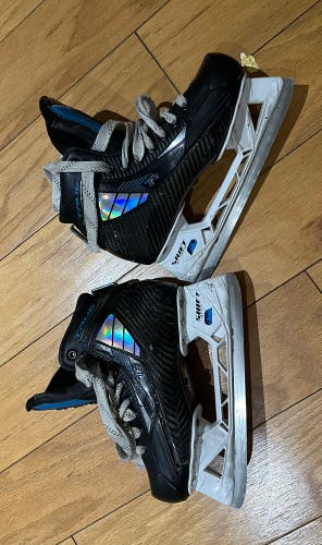 2021 True TF9 Hockey Goalie Skates Regular Width Size 4 (Used)