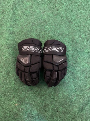 Black Junior Bauer Supreme 3S Gloves 11" (Used)