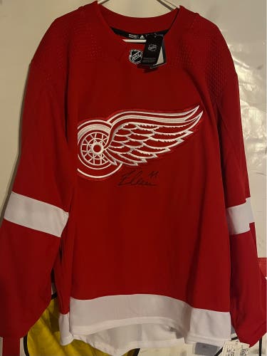 Adidas Made In Canada Detroit Red Wings Blank Size 58 Jersey Signed By Zadina NWT