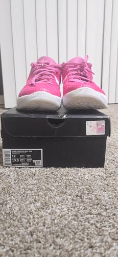 Size M 12.0 (W 13.0) Nike Shoes (Used)