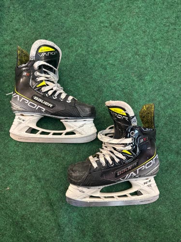 Junior Bauer Vapor 3X Hockey Skates (Regular) Size 2.5 (Used)