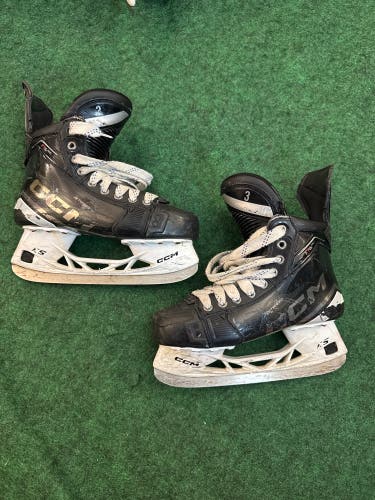 Intermediate CCM JetSpeed FT6 Pro Hockey Skates (Regular) Size 5 Pro Stock(Used)