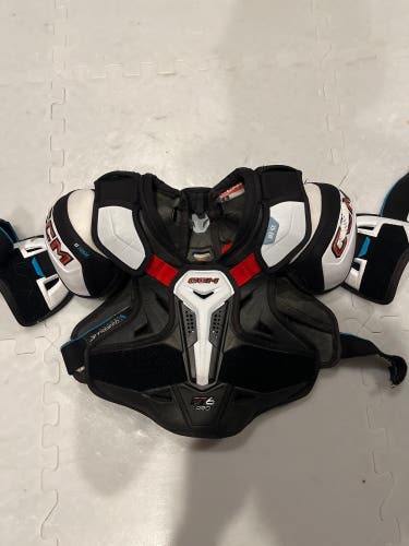 Medium Junior CCM JetSpeed FT6 Pro Shoulder Pads (Used)