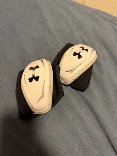 RARE: Large Adult UA Command Pro elbow cap
 (Used)